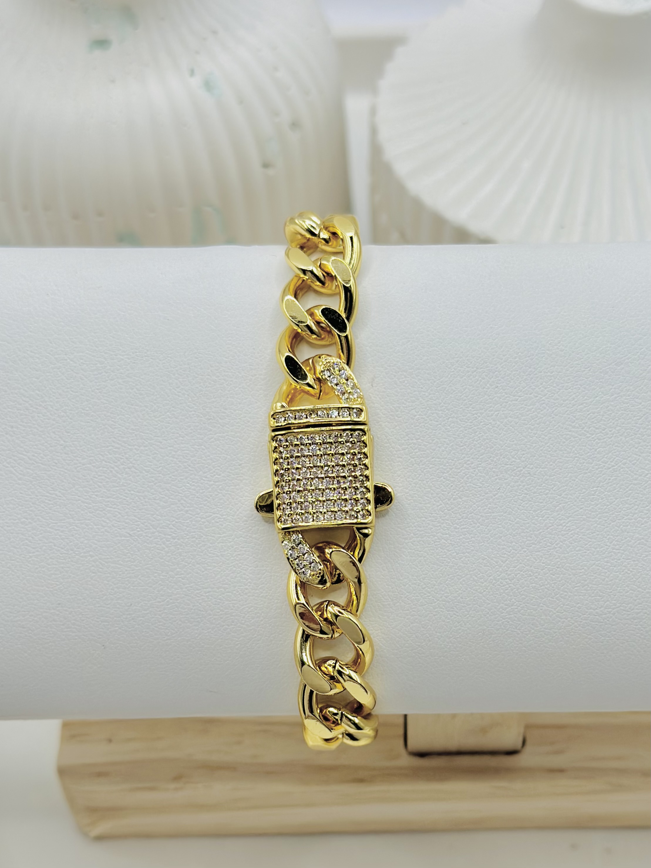Golden Lock Shine