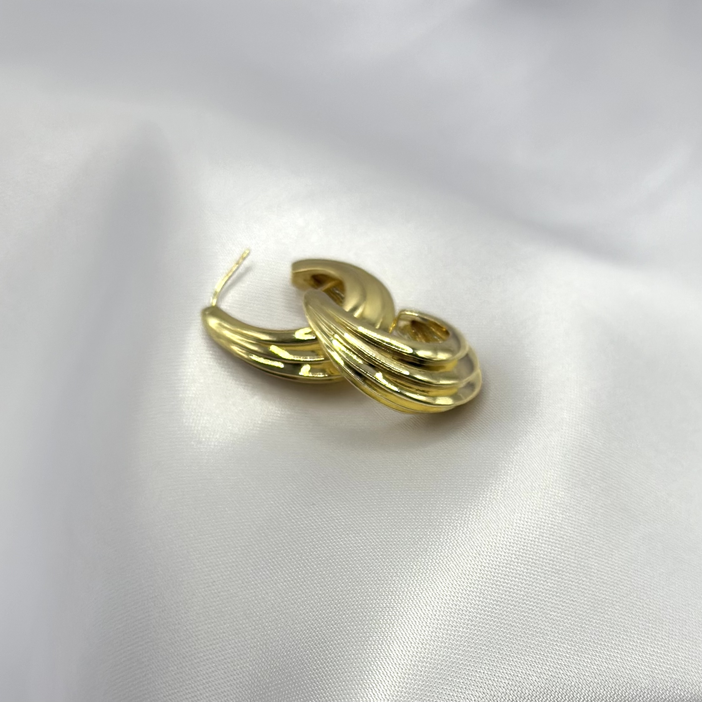 Aurum Waves
