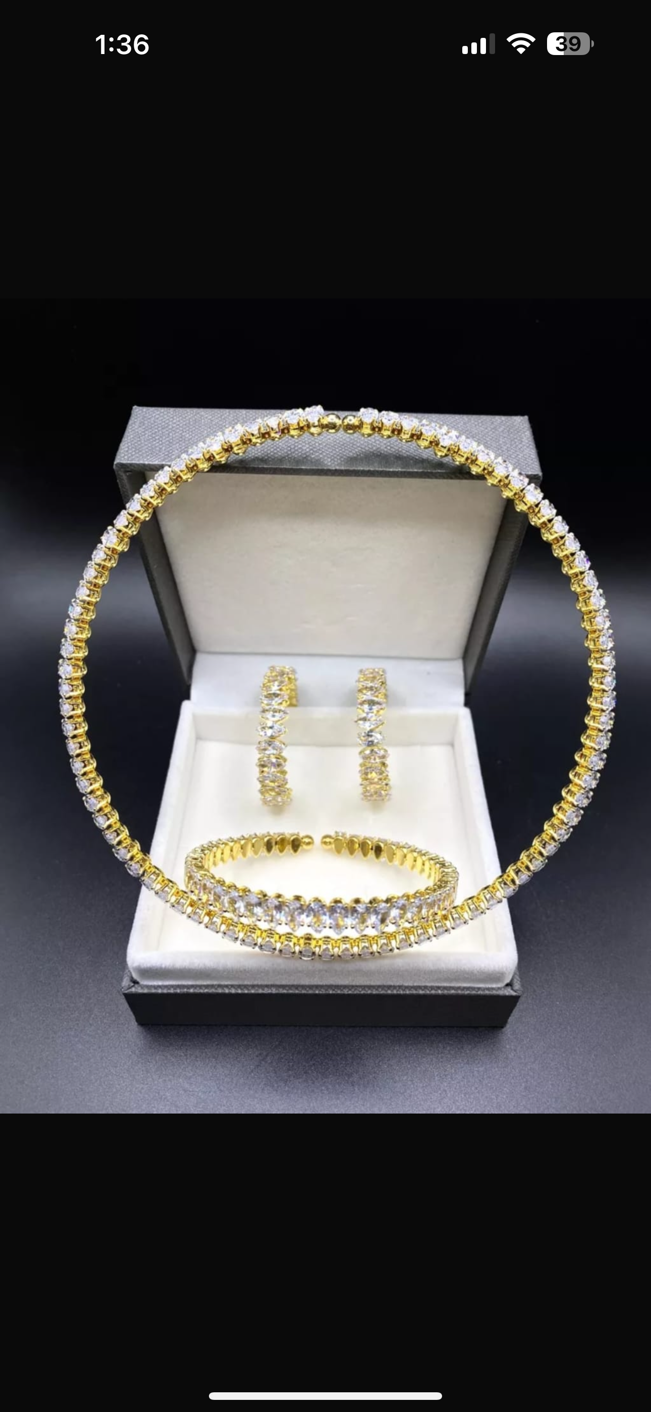 Glitters like a diamond